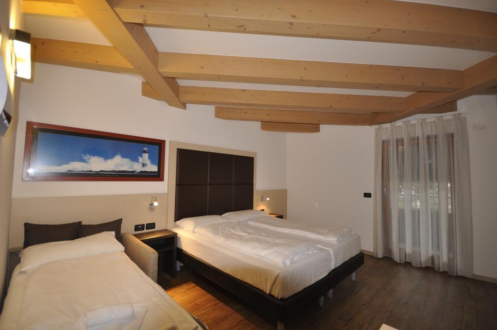 Villa Cameras Room And Breakfast Mori Pokoj fotografie
