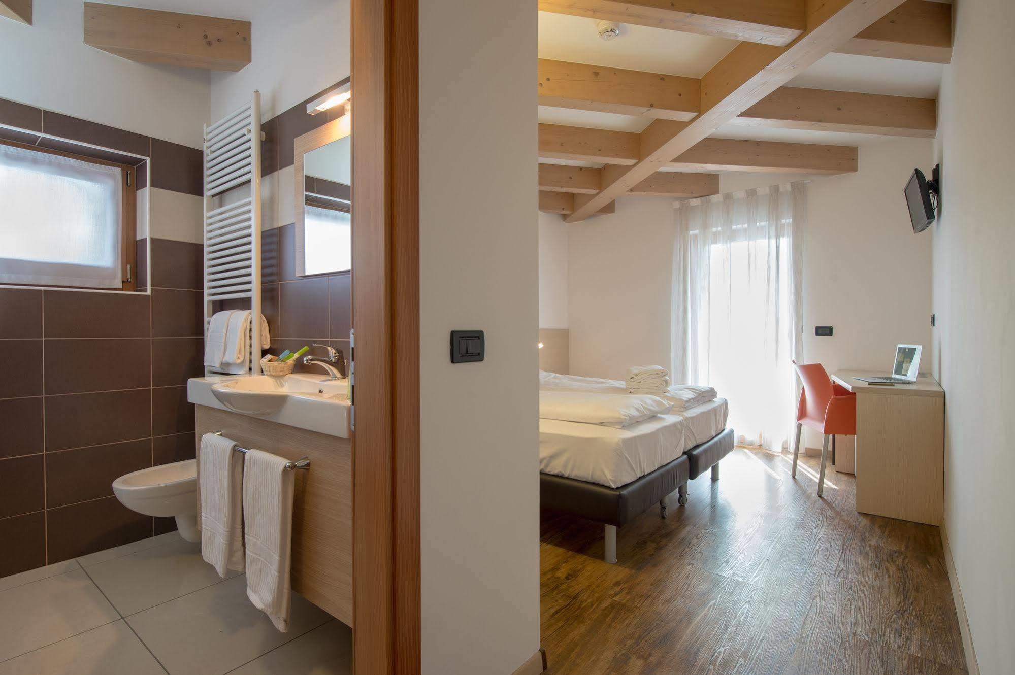 Villa Cameras Room And Breakfast Mori Exteriér fotografie
