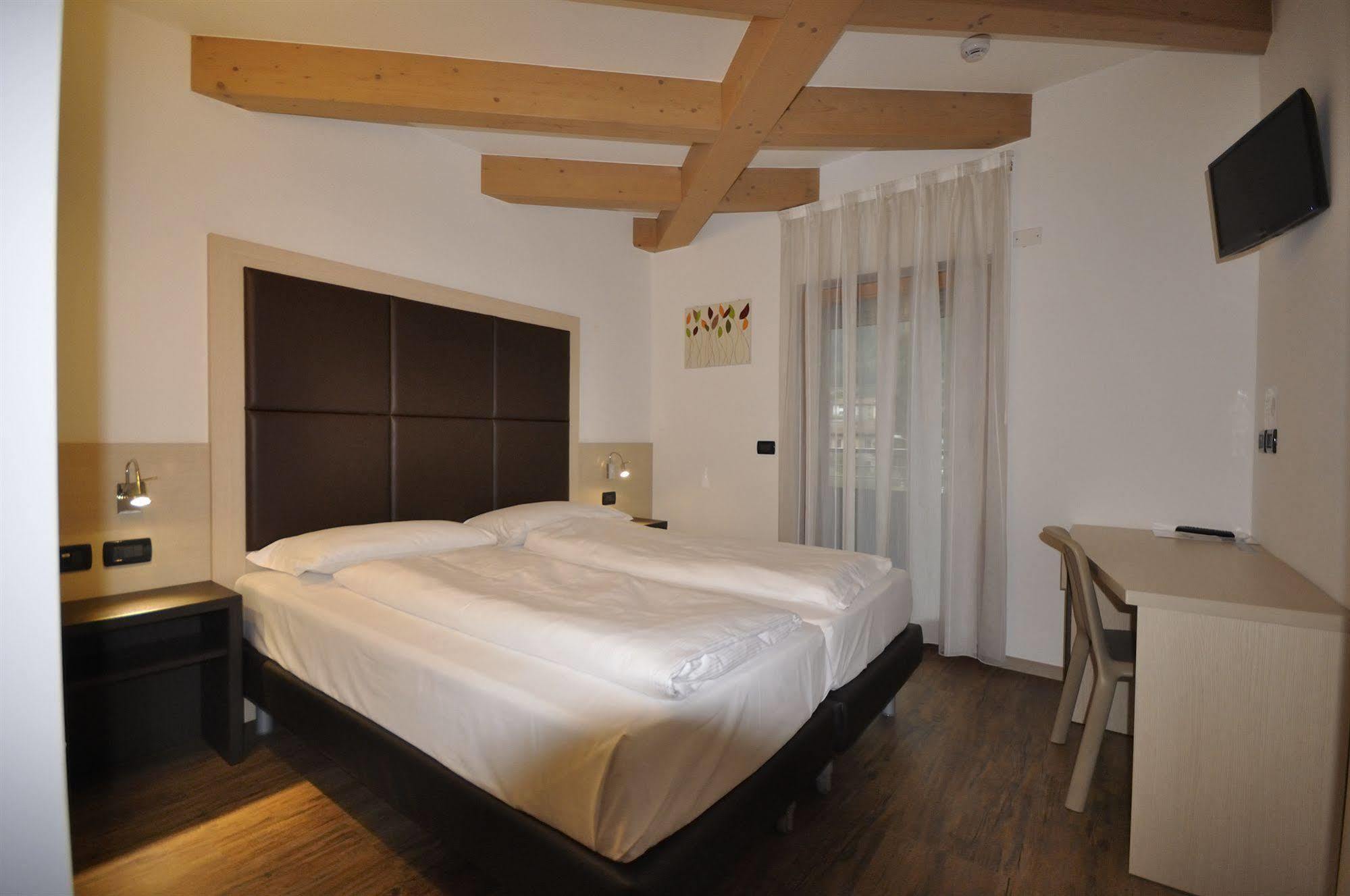 Villa Cameras Room And Breakfast Mori Exteriér fotografie