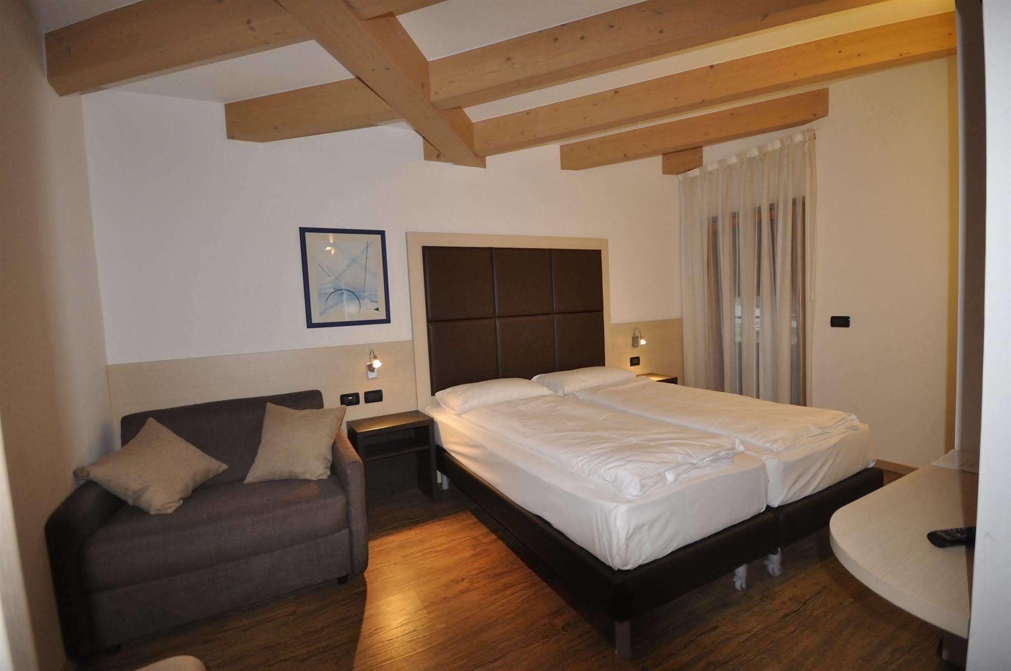 Villa Cameras Room And Breakfast Mori Exteriér fotografie